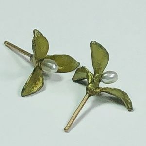Green, Gold and Pearl Floral Studs